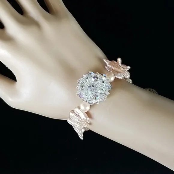 NWT Hand Crafted Repurposed Vintage Crystal Freshwater Pearl Bracelet - Picture 12 of 16
